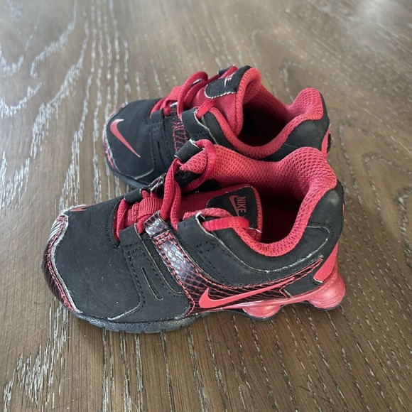 Nike Shox Toddler Infant Sneakers Size 5C 2015 746427-006 Black Red Slip On - Picture 2 of 6